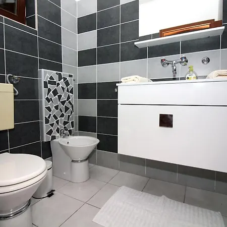 Kate's Lägenhet Tisno